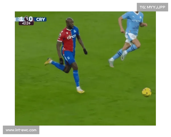 英超VAR再度引发争议 裁判判罚尺度不一成焦点 英超VAR再度引发争议 裁判判罚尺度不一成焦点