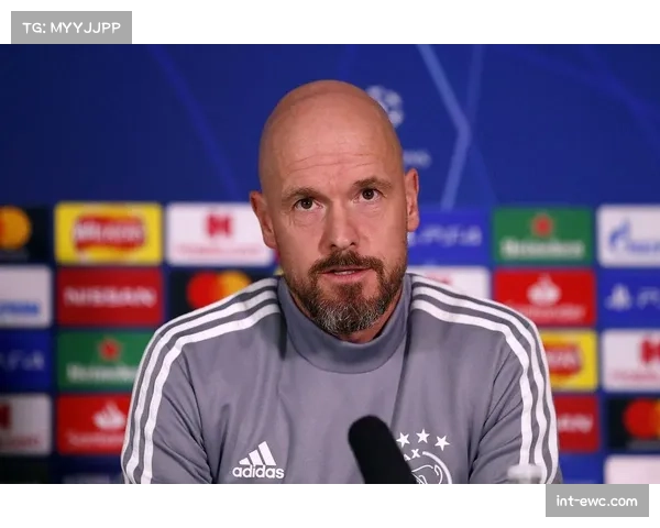 官方：曼联主教练滕哈赫确认下赛季将继续执教